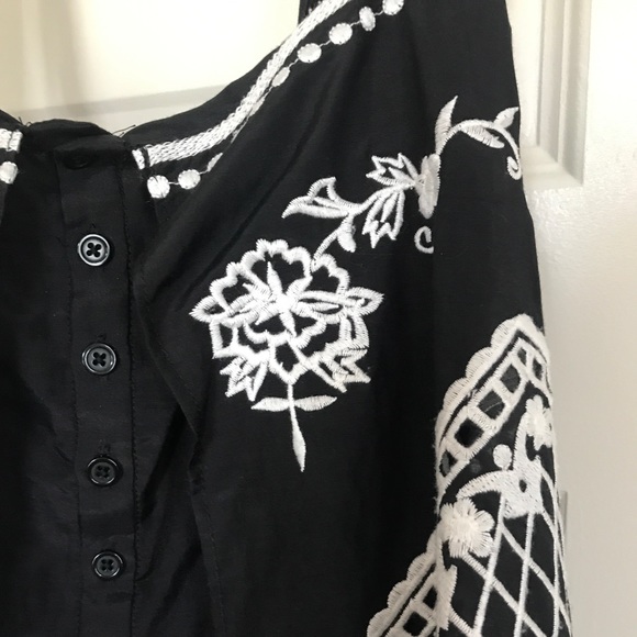 COPY - Intermix Embroidered Eliana Swing Crop Top - Picture 5 of 8